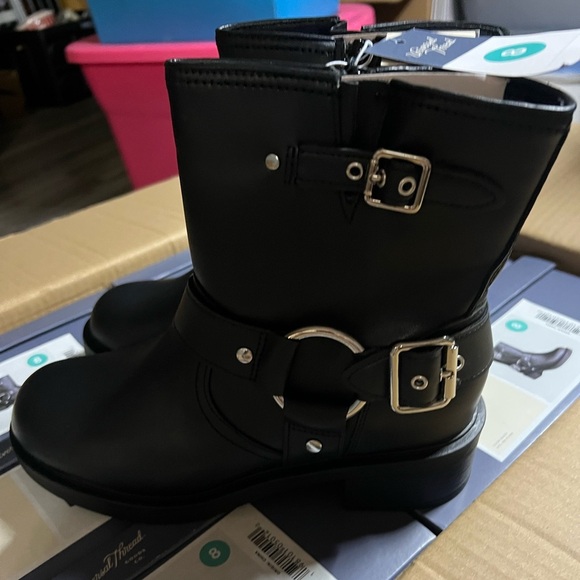 NWT Black Ankle Boots with Buckle Detail Size 8 - Picture 2 of 6